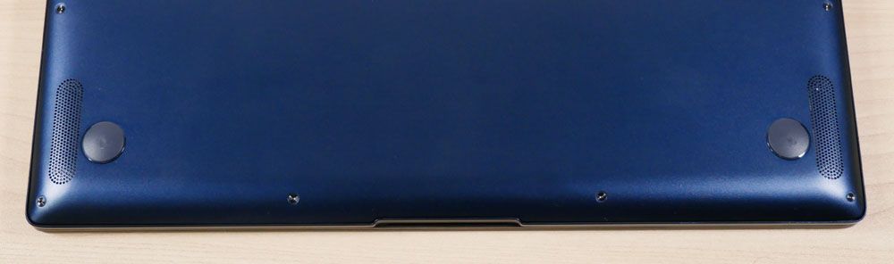 ASUS ZenBook 13 UX333FAのスピーカー