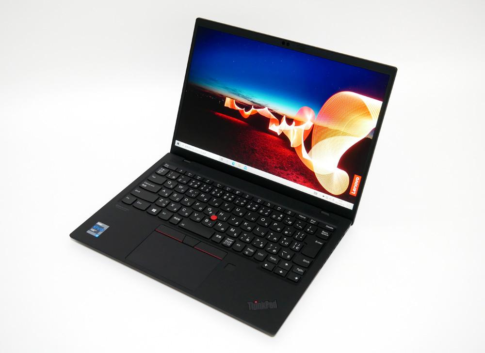 レノボ　ThinkPad X1 Nanoの外観。斜め上からのカッコいいアングル