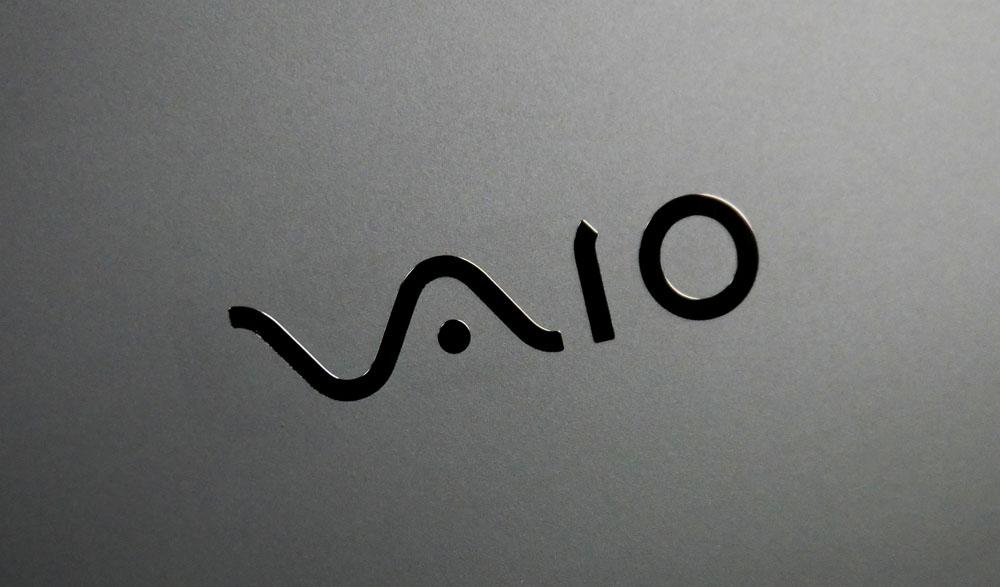 VAIO Zの天板ロゴのアップ
