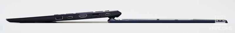 VAIO SX14 (2023年6月発売モデル)のディスプレイを開けるところまで開いたところ